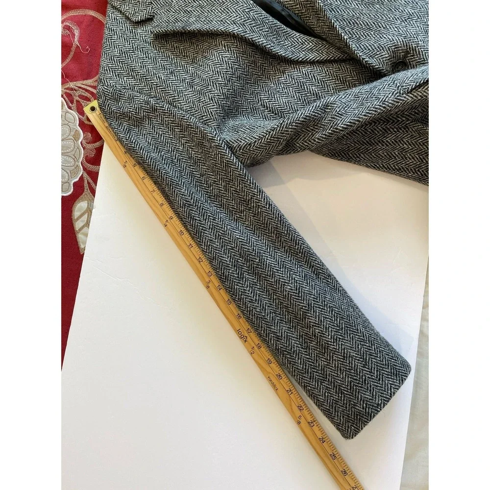 Harris Tweed Stafford Blazer Mens 42R Gray Herringbone‎ Wool Sport Coat Classic